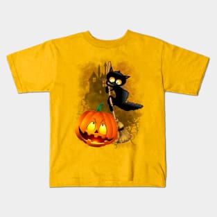 Cat Fun Halloween Character scared by a Pumpkin Kids T-Shirt